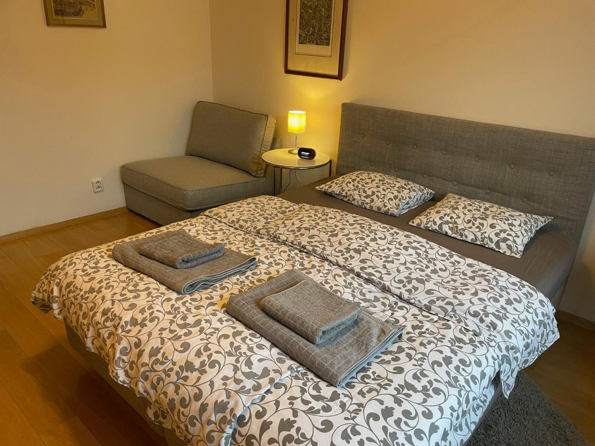 פראג Apartment Kosatcova מראה חיצוני תמונה