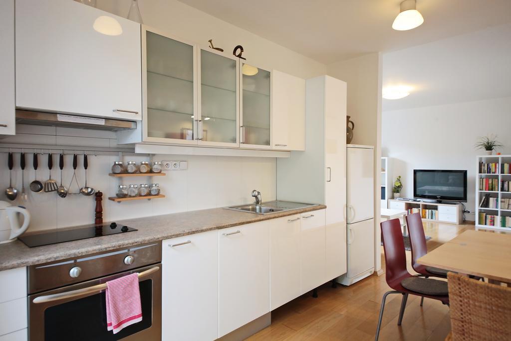 פראג Apartment Kosatcova מראה חיצוני תמונה