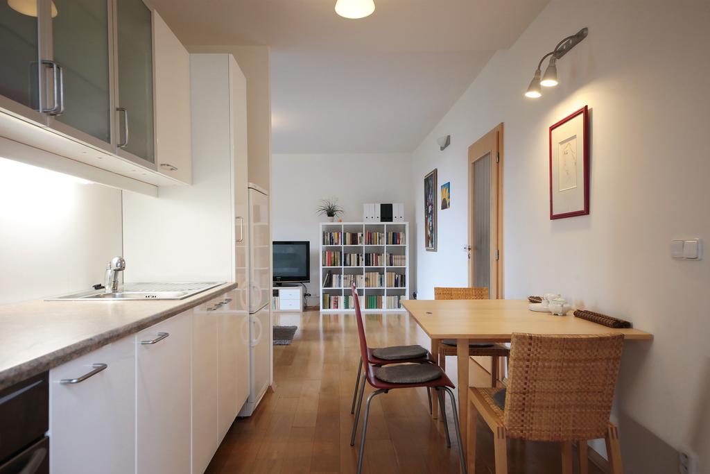 פראג Apartment Kosatcova מראה חיצוני תמונה