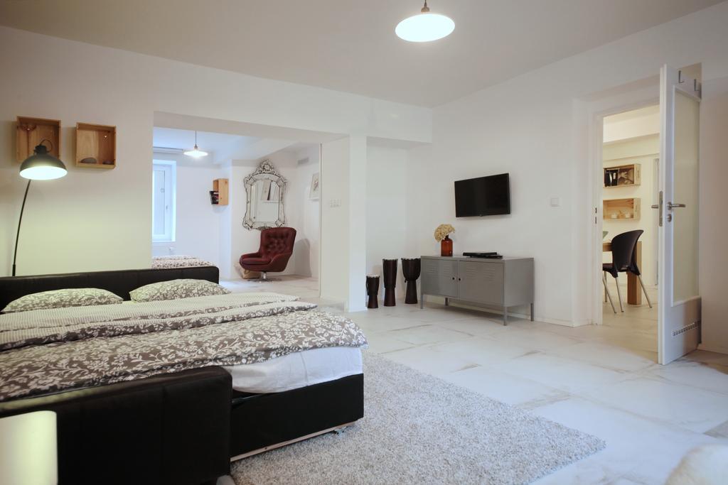 פראג Apartment Kosatcova מראה חיצוני תמונה