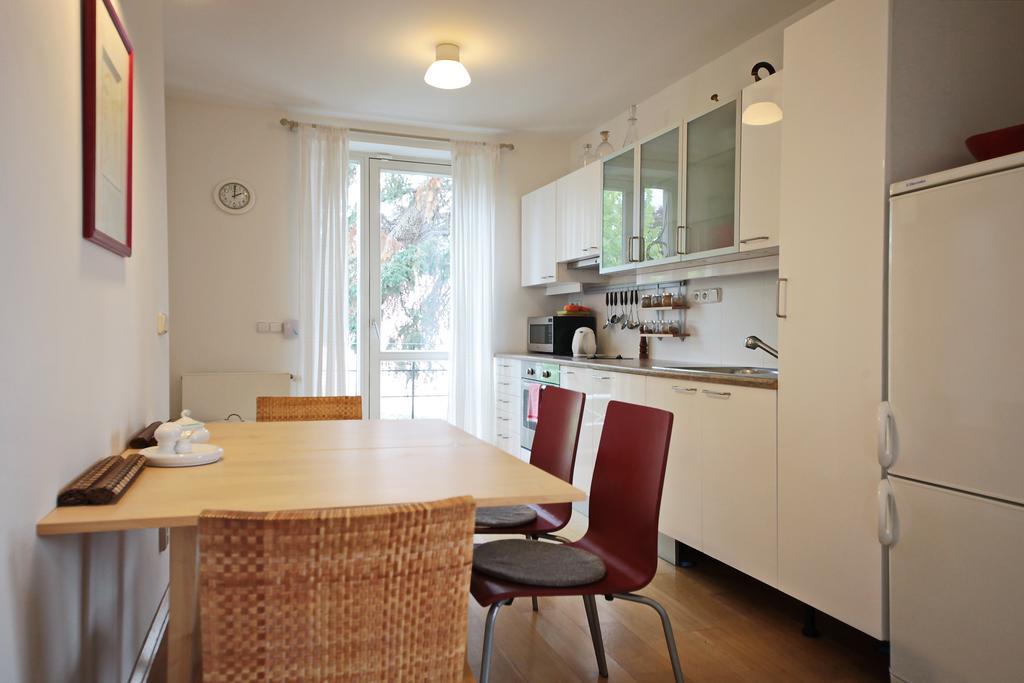 פראג Apartment Kosatcova מראה חיצוני תמונה